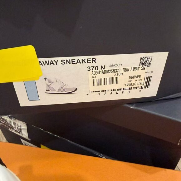 NIB Authentic Louis Vuitton Run Away Sneaker 'White Cream Damier' - Picture 5 of 5